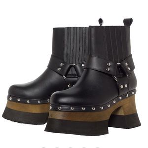 Tuk Harness Boot- Black Leather Size 9